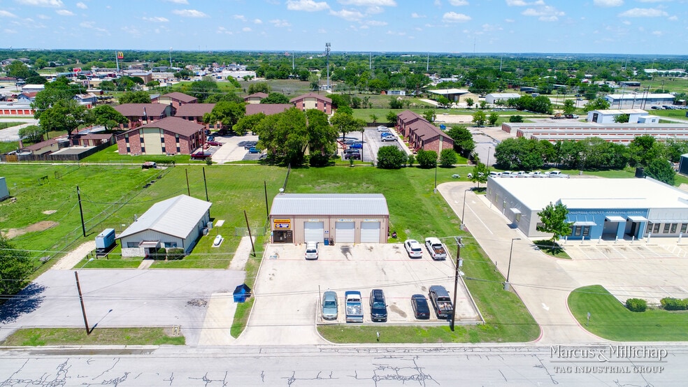 Primary Photo Of 119 Bufkin Ln, Lockhart Auto Repair For Sale