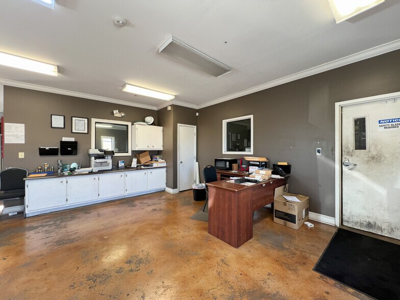 More Photos Of 520 Magnolia St, Houma Warehouse For Sale