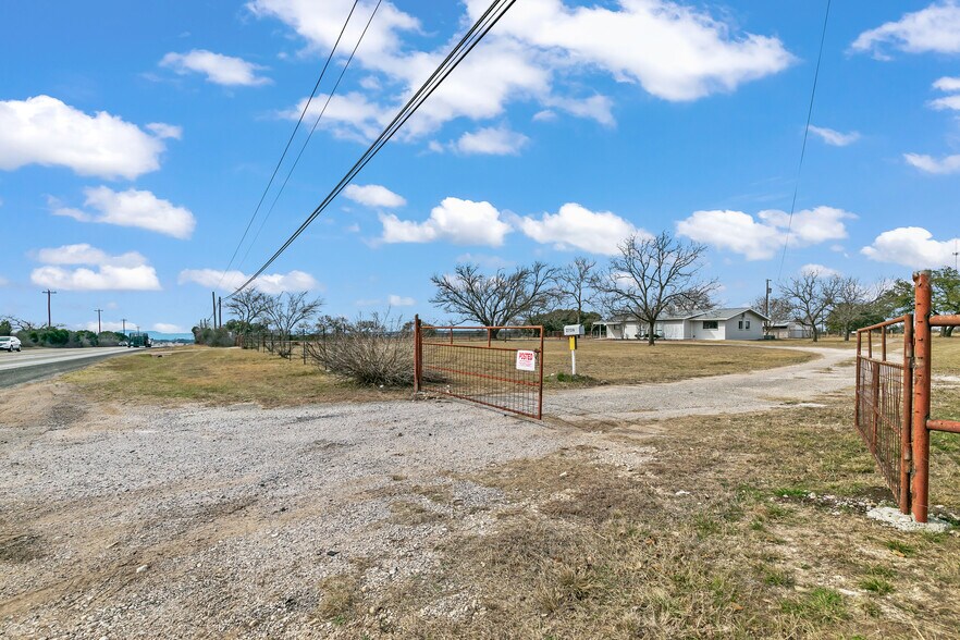 More Photos Of 2736 Highway 29, Burnet Office Residential For Lease