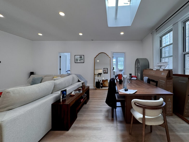 More Photos Of 29 Fifth Ave, New York Apartments For Lease