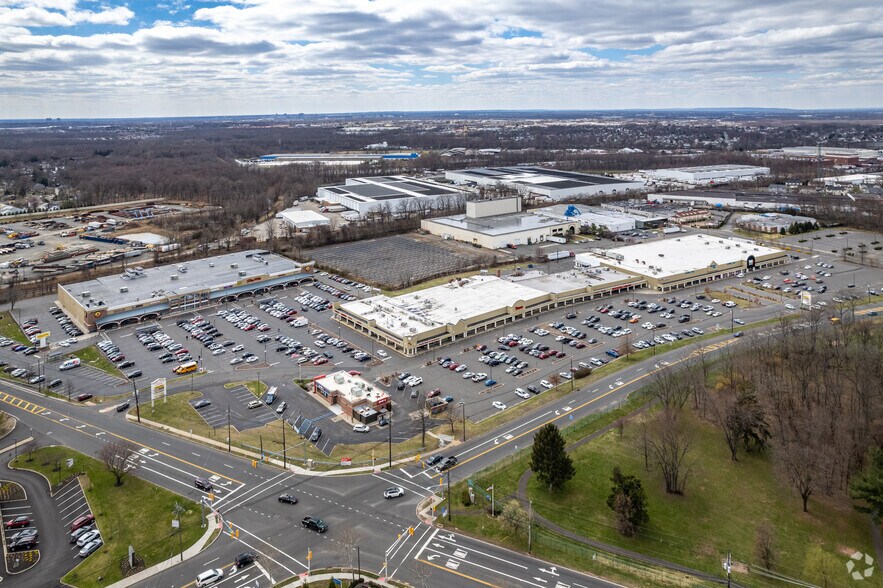 More Photos Of 686-698 Oak Tree Ave, South Plainfield Unknown For Lease