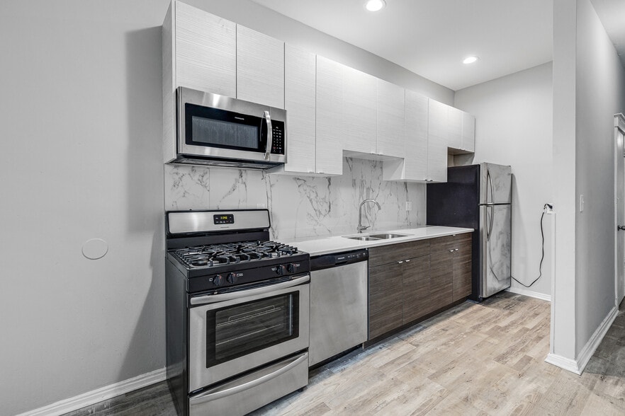 More Photos Of 4431-4433 N Racine Ave, Chicago Apartments For Sale
