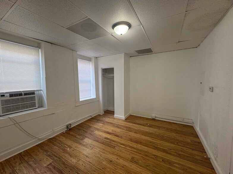 More Photos Of 613-615 N Fulton Ave, Evansville Apartments For Sale