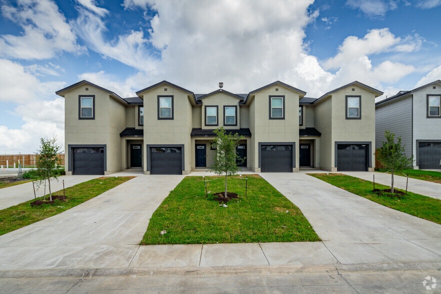 More Photos Of 8302 Via Verona, San Antonio Apartments For Sale