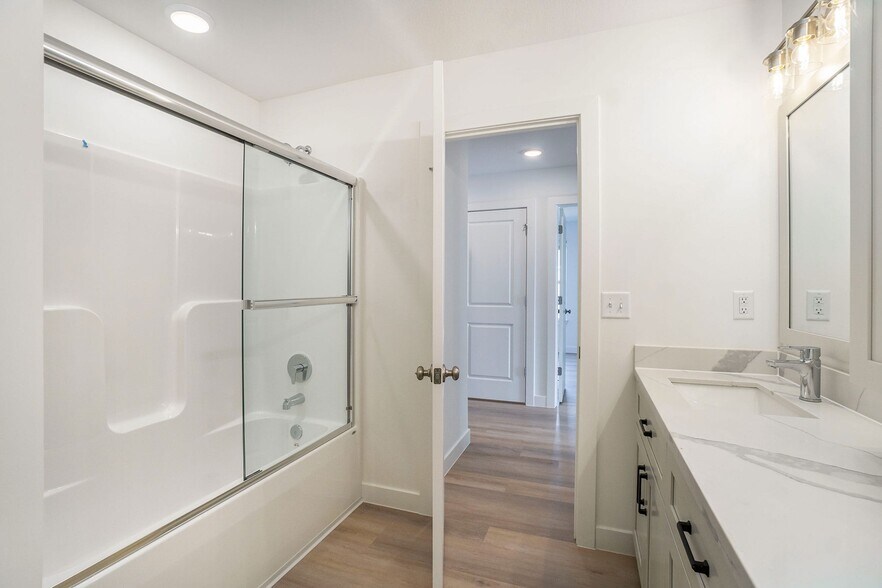 More Photos Of , Kansas City Multifamily For Sale