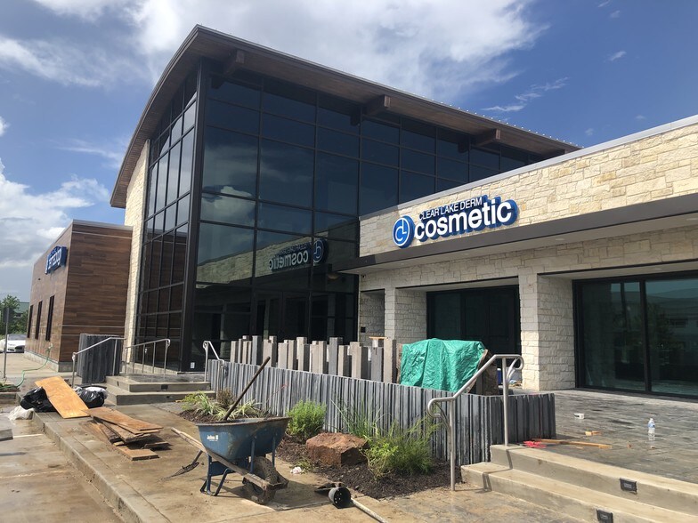 More Photos Of 13938 Galveston Rd, Webster Storefront Retail Office For Lease