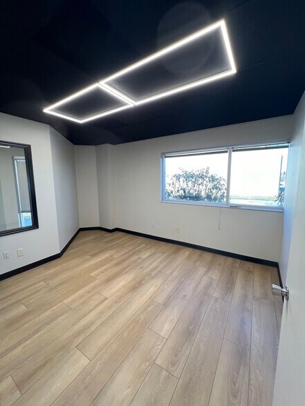 More Photos Of 112 Point West Blvd, Saint Charles Office For Sale