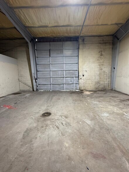 More Photos Of 3906 Waldo St, Houston Warehouse For Lease
