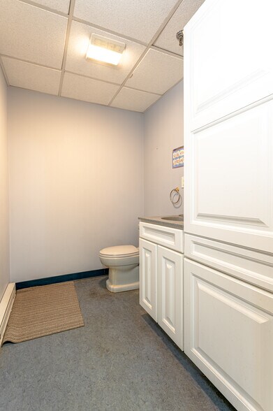 More Photos Of 131 Leeder Hill Dr, Hamden Warehouse For Sale