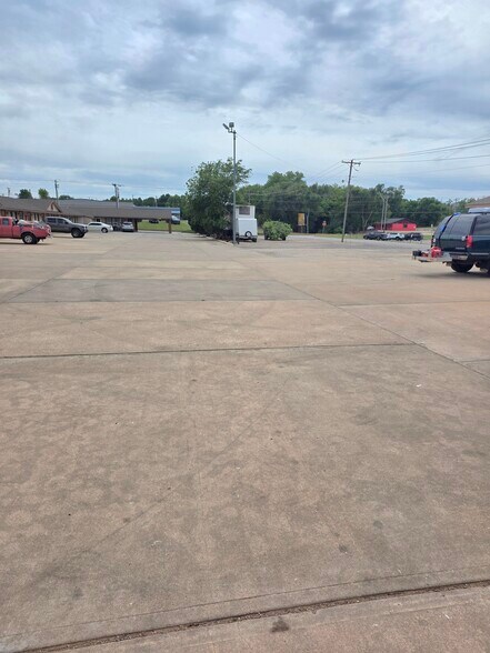 More Photos Of 420 E Oklahoma Blvd, Alva Hotel For Sale