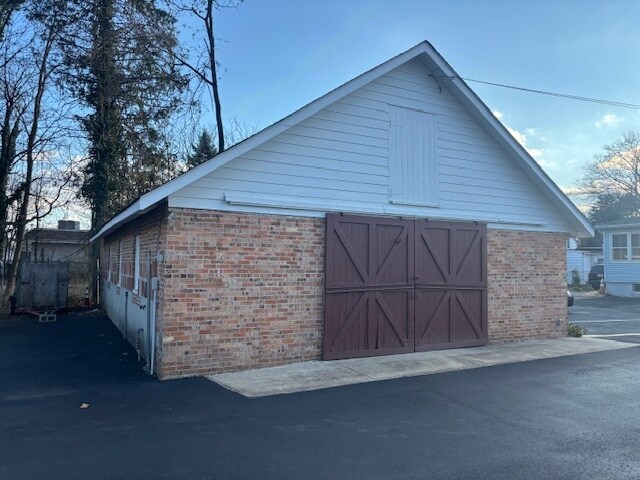 More Photos Of 44 Main St, Farmingdale Storefront For Lease