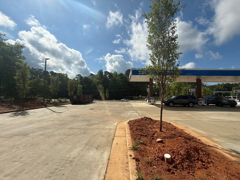 More Photos Of 1865 Highway 138, Monroe Service Station For Lease