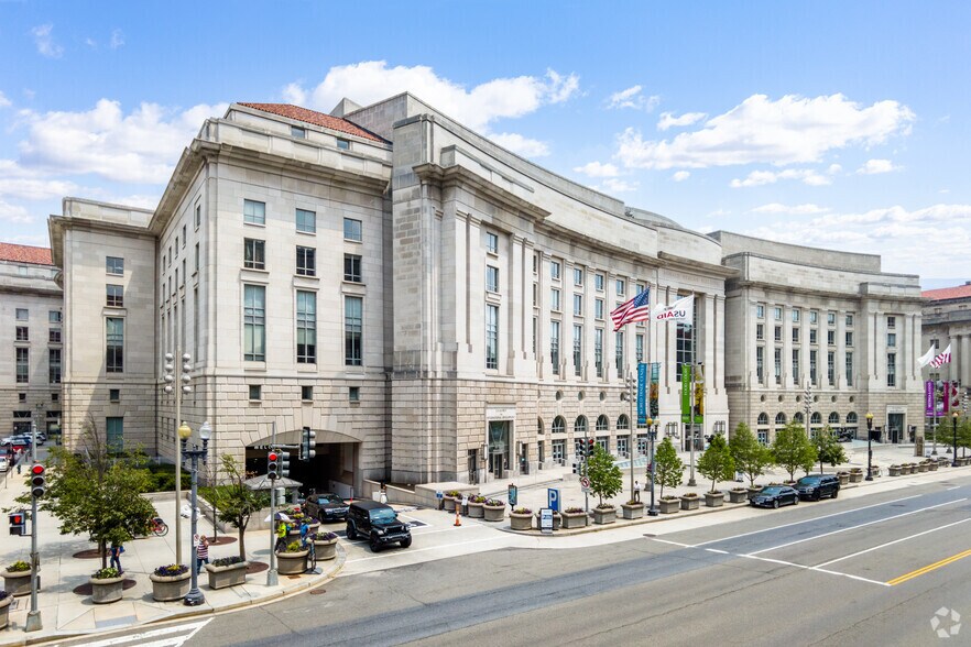 More Photos Of 1300 Pennsylvania Ave NW, Washington Office For Lease