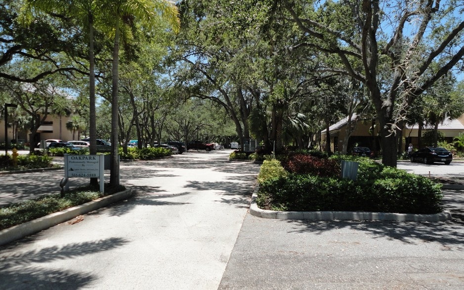 More Photos Of 11211 Prosperity Farms Rd, Palm Beach Gardens Medical For Sale