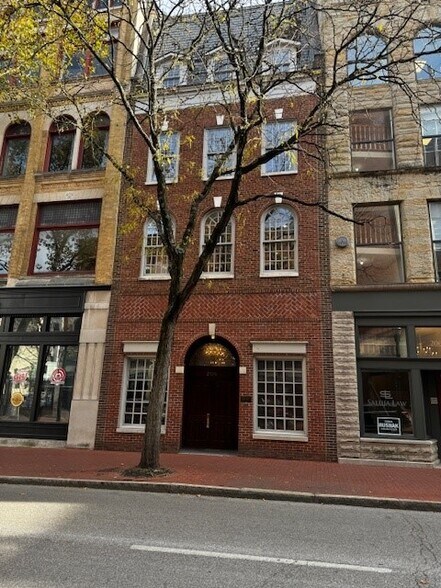 More Photos Of 208 Capitol St, Charleston Office For Lease