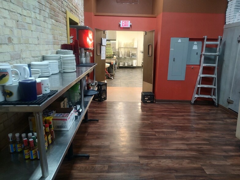 More Photos Of 1015 Tower Ave, Superior Restaurant For Lease