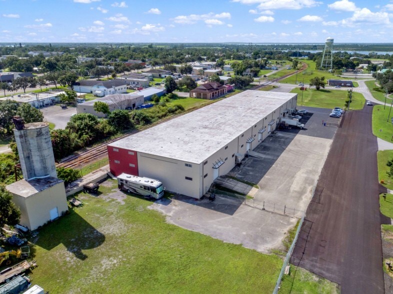More Photos Of 110 W Interlake Blvd, Lake Placid Warehouse For Lease