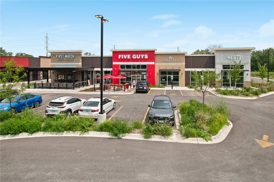 More Photos Of 2811 Mannheim Rd, Des Plaines Storefront Retail Office For Sale