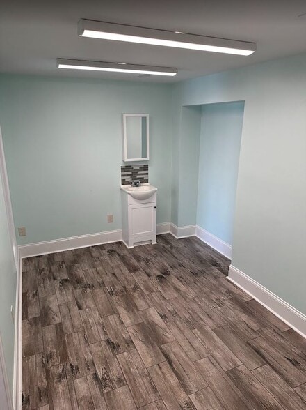 More Photos Of 117 Longwood Dr SE, Huntsville Storefront Retail Office For Lease