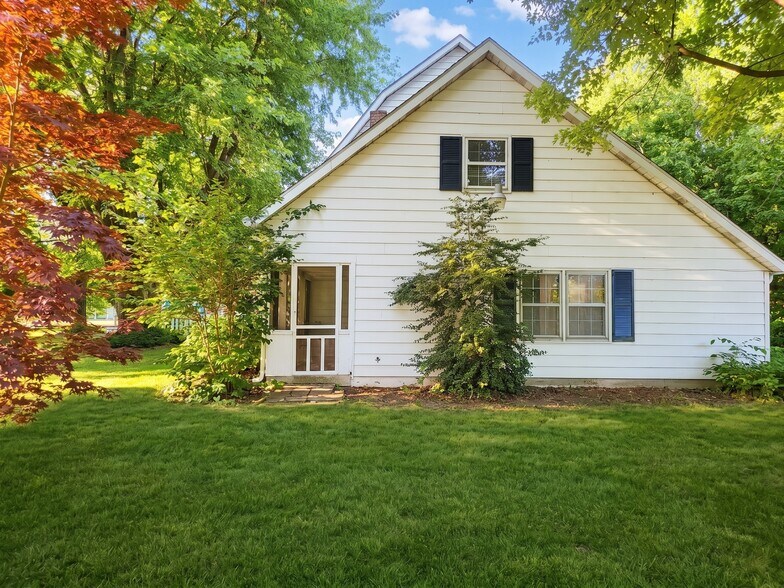 More Photos Of 5104 Fairfield Rd, Fairfield Apartments For Sale