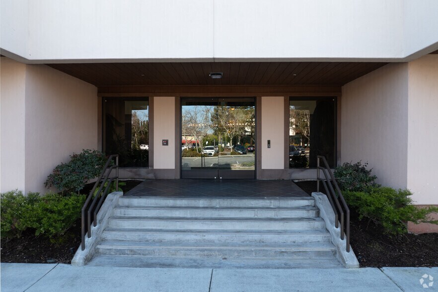 More Photos Of 1975 W El Camino Real, Mountain View Office For Lease