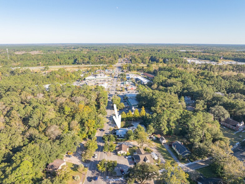 More Photos Of 8026 E Main St, Ridgeland General Retail For Sale