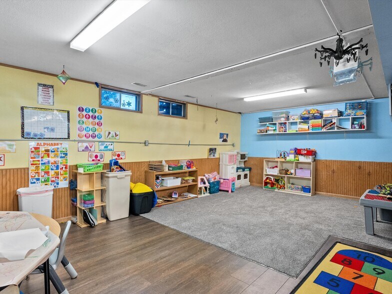 More Photos Of 1017 Laurel St, Marshfield Specialty For Sale