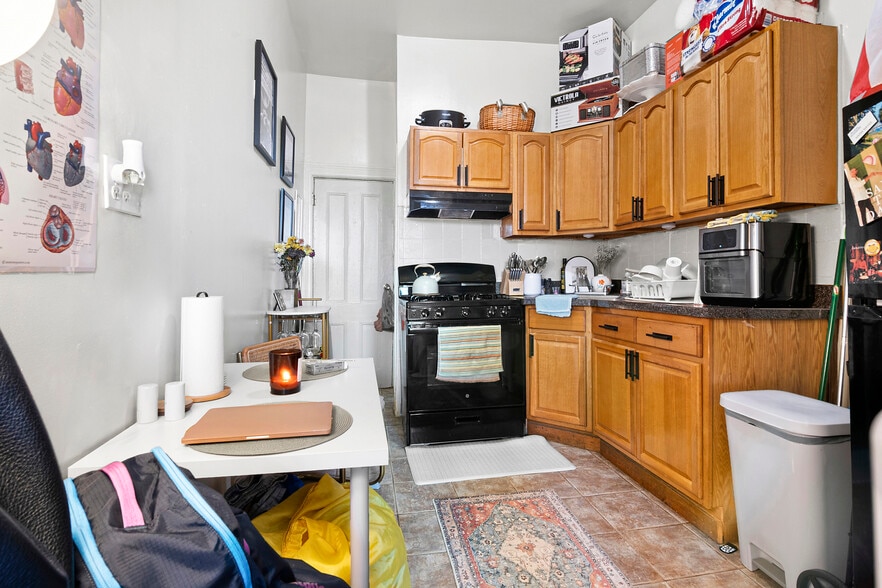 More Photos Of 496 Putnam Ave, Brooklyn Apartments For Sale