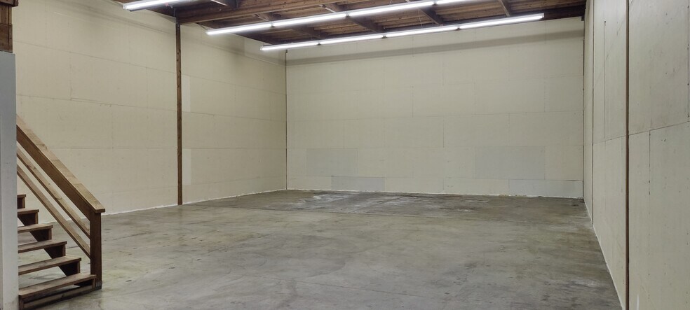 More Photos Of 430 N Canal St, South San Francisco Manufacturing For Sale