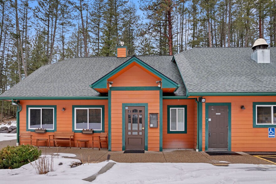 More Photos Of 7951 Hwy 35, Bigfork Restaurant For Lease