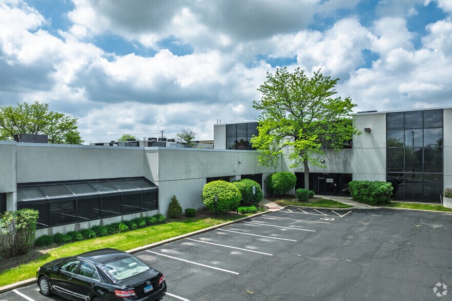 Primary Photo Of 105-195 W Central Rd, Schaumburg Loft Creative Space For Lease