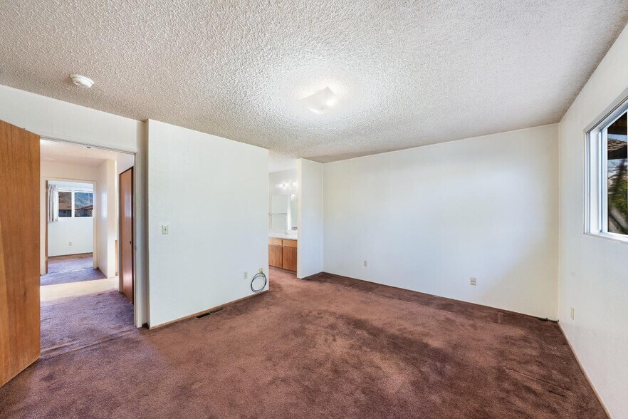 More Photos Of 960 Marlene St, Ukiah Apartments For Sale