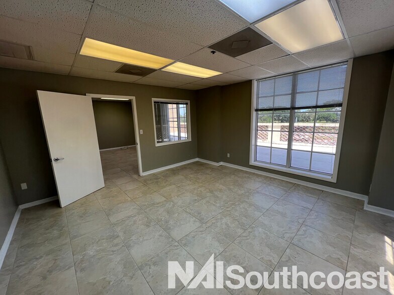 More Photos Of 7000 SE Federal Hwy, Stuart Office For Lease