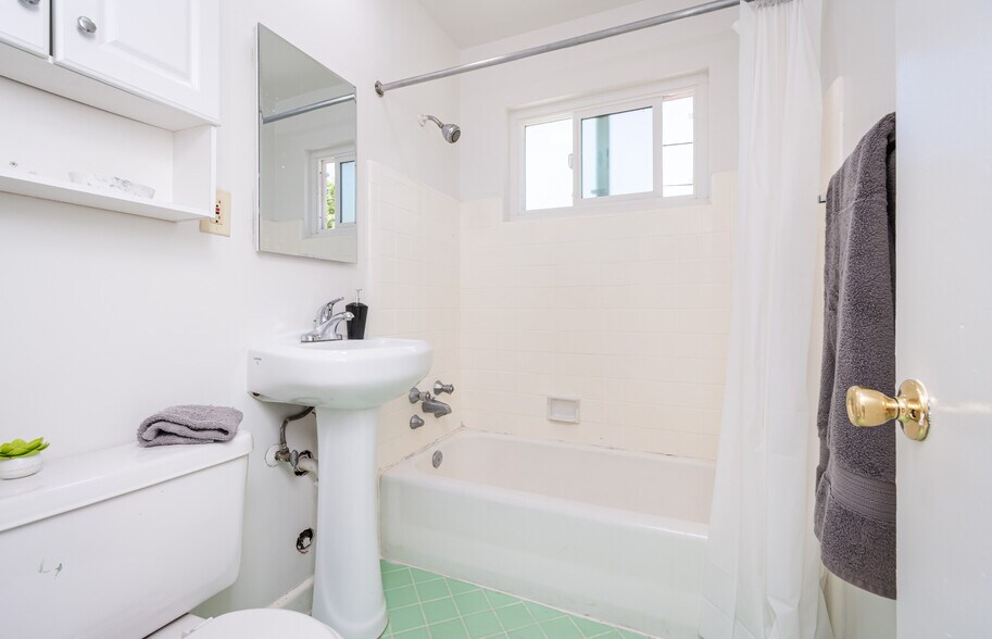 More Photos Of 616 17th St, Sacramento Apartments For Sale