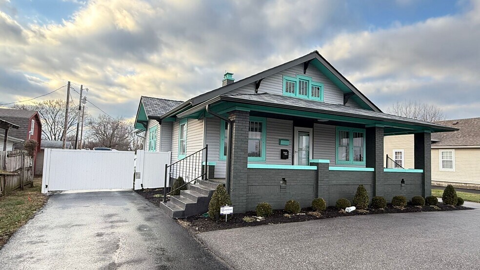 More Photos Of 180 N US 31, New Whiteland Loft Creative Space For Lease