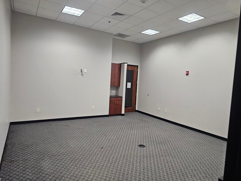 More Photos Of 10610 Metromont Pky, Charlotte Office For Lease