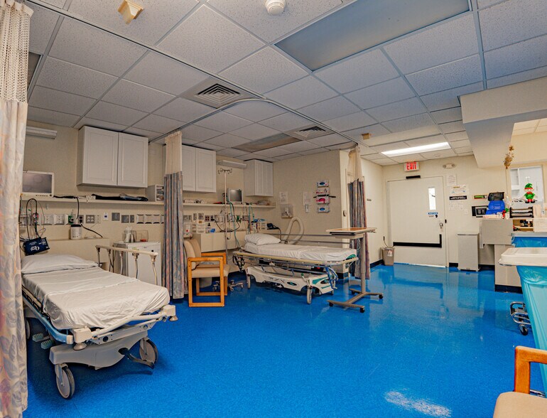 More Photos Of 1255 37th St, Vero Beach Medical For Sale