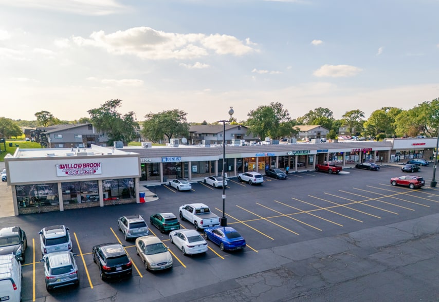 More Photos Of 10S620-10S644 S Kingery Hwy, Willowbrook Auto Repair For Sale