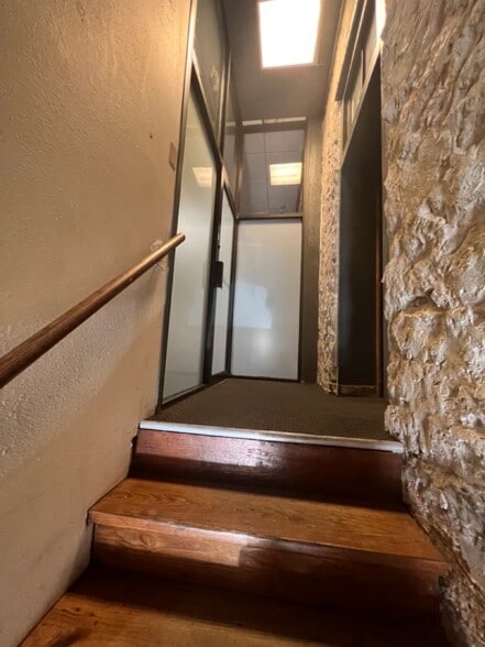 More Photos Of 314 Congress Ave, Austin Storefront Retail Office For Lease