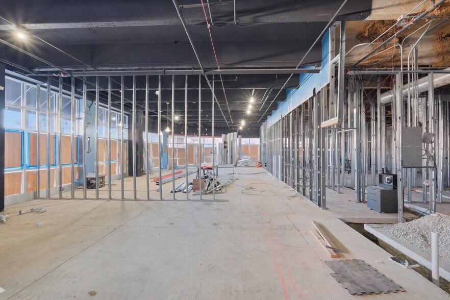 More Photos Of 1461 Market St, Des Plaines Parking Garage For Sale