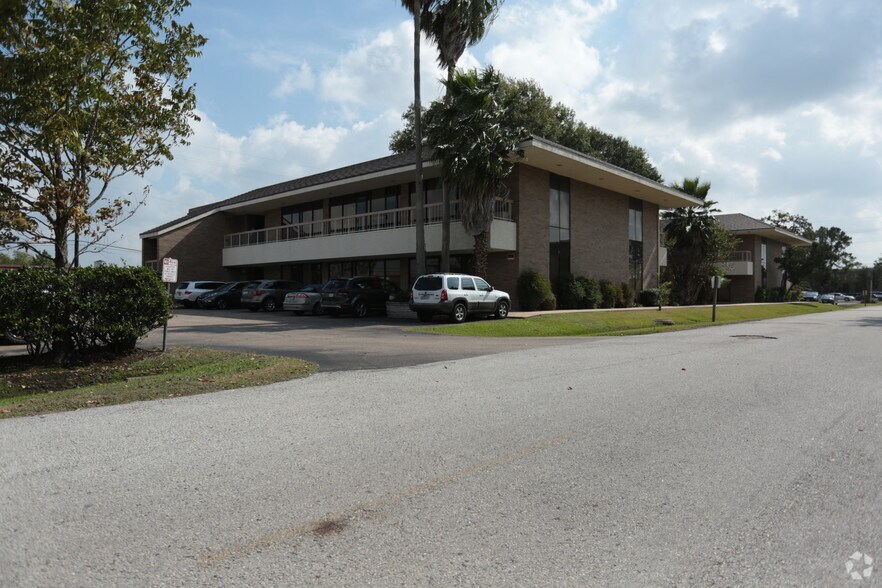 More Photos Of 4420 W FM-1960, Houston Office For Sale