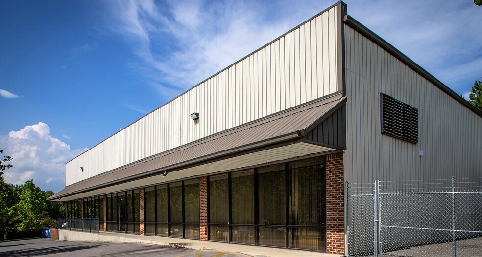 More Photos Of 3046 Matlock Dr NW, Kennesaw Warehouse For Lease