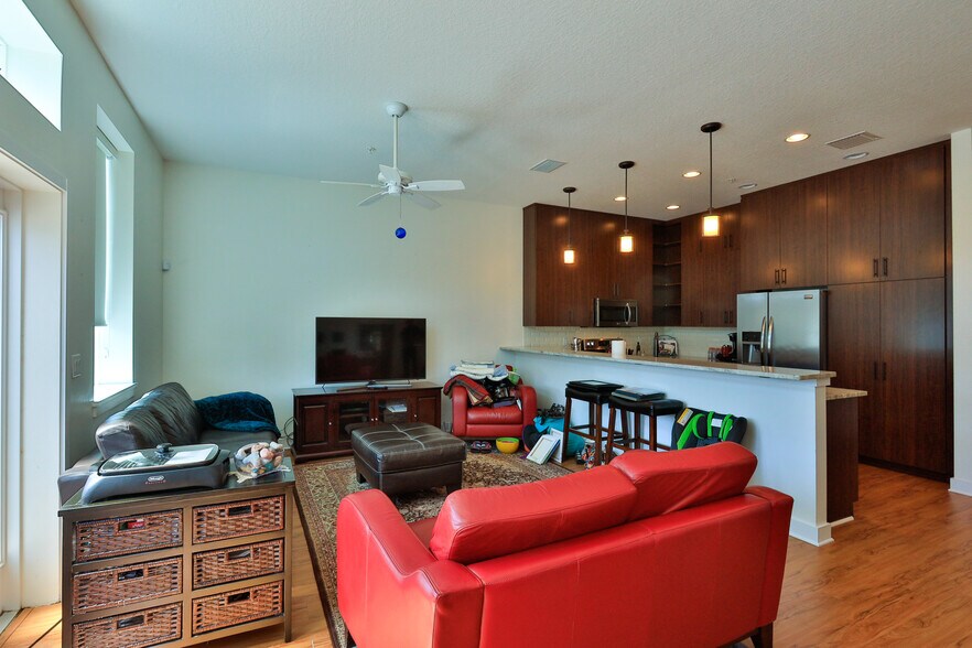 More Photos Of 215 S Palmetto Ave, Daytona Beach Office For Sale