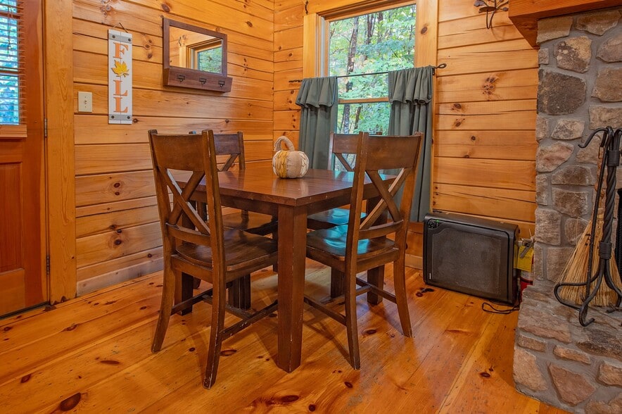 More Photos Of 867 Welcome Valley Rd, Benton Hotel For Sale