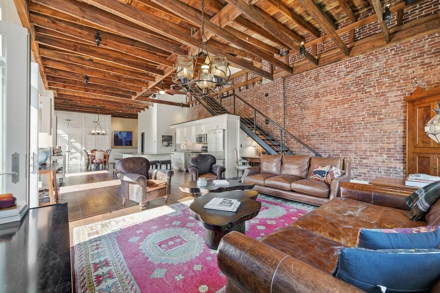 Primary Photo Of 443 Walnut St, Sewickley Flex For Sale