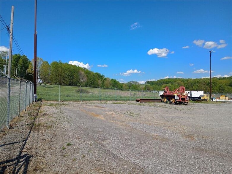 More Photos Of 4881 Pittsburgh Rd, Harrisville Flex For Sale