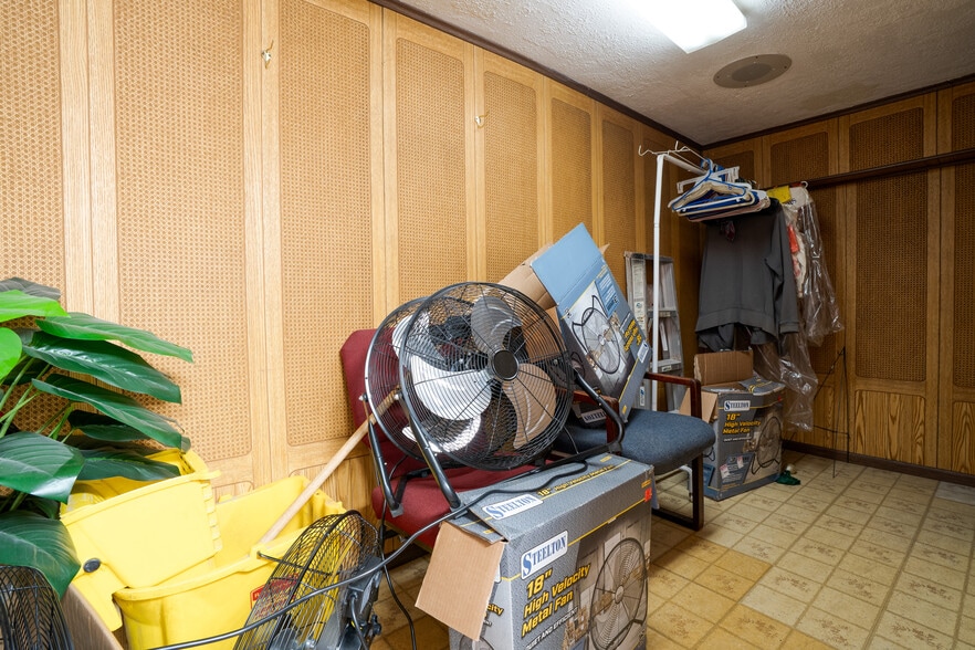 More Photos Of 1105-1107 N Broadway, Baltimore Specialty For Sale