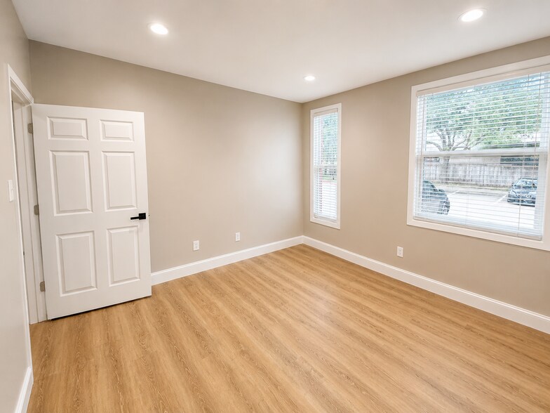 More Photos Of 230 N Park Blvd, Grapevine Medical For Lease