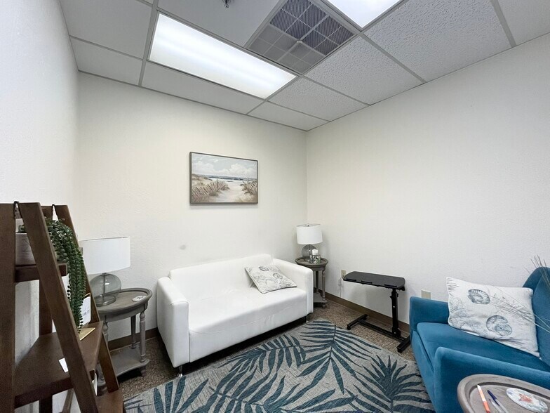 More Photos Of 1130 Conroy Ln, Roseville Medical For Sale