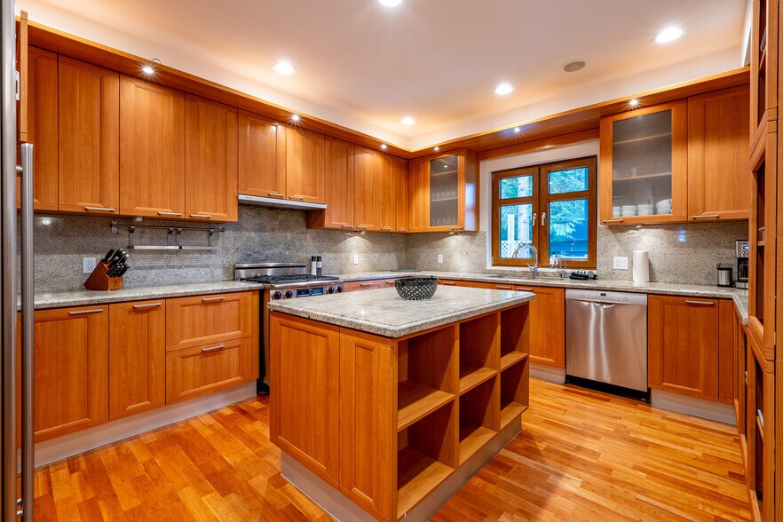 More Photos Of 3012 Alpine Cres, Whistler Hospitality For Sale